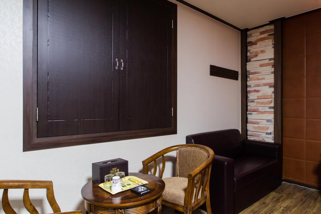 Guangju Hotel Banana Gwangju Metropolitan City Extérieur photo