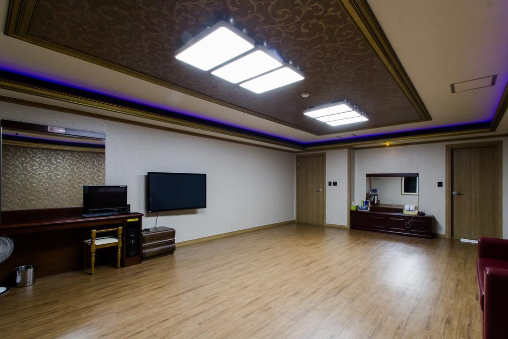 Guangju Hotel Banana Gwangju Metropolitan City Extérieur photo