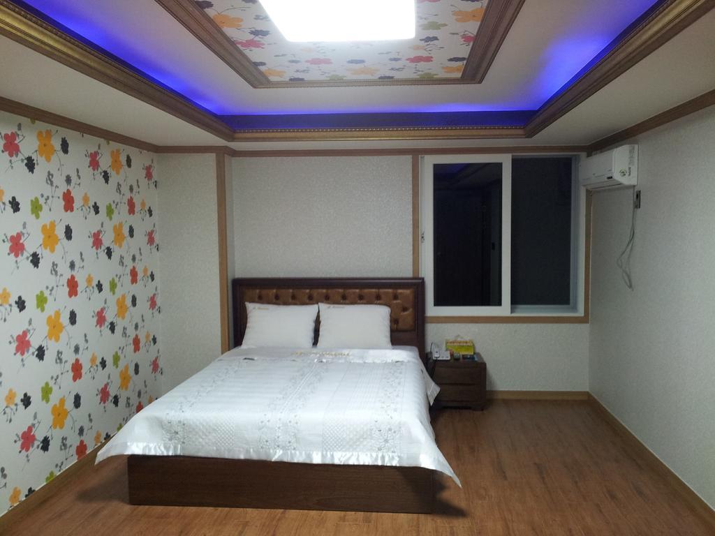 Guangju Hotel Banana Gwangju Metropolitan City Extérieur photo